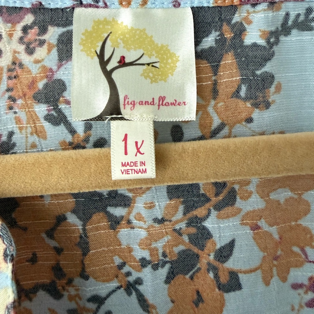 Anthropologie Fig and Flower Floral Roll Tab Sleeve Blouse - Size 1X - Picture 3 of 5